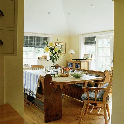 Vibrant dining room Dining Room Extension, Church Pew Bench, Wooden Dining Bench, Pew Bench, Country Cottage Living, 25 Beautiful Homes, Church Pews, House Dining Room, Room Extensions