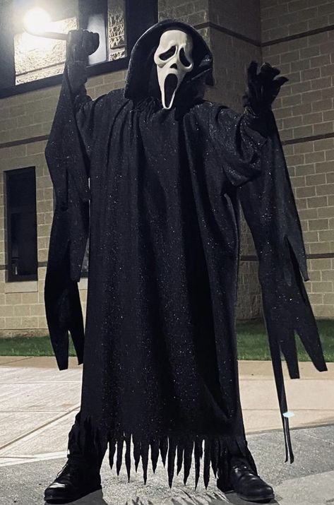 Ghost Face Victim Halloween Costume, Horror Cosplay Men, Men’s Halloween Costume Scary, Ghostface Costume Guy, Ghost Face Cosplay, Ghostface Cosplay Male, Ghostface Cosplay, Ghostface Art, Ghostface Aesthetic