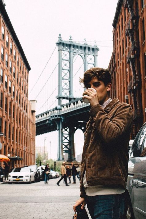 Connor in NY with Kelsey on business New York Photo Ideas, New York Photoshoot, Photo Mannequin, Nyc Photoshoot, Caspar Lee, Travel Pose, Connor Franta, Mens Photoshoot Poses, Joe Sugg