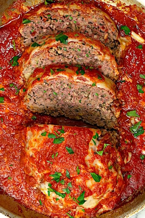 Italian Meatloaf Recipes, Parmesan Meatloaf, Italian Meatloaf, Classic Meatloaf Recipe, Good Meatloaf Recipe, Fontina Cheese, Best Meatloaf, Beef Recipes Easy, Beef Dinner