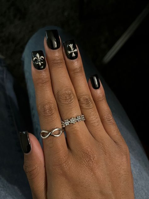 Black Short Nails With Charms, All Black Nails With Charms, Black Nails With Cross Charm, Short Black Nails With Charms, Plain Nails With Charms, Short Black Nails With Design, Short Black Square Nails, Black Nails With Charms, Short Black Acrylic Nails