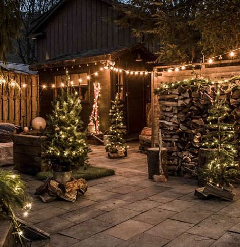 Christmas Lights Outdoor Trees, Schnee Party, Garden Christmas Decor, Decoration Ideas Christmas, Outdoor Christmas Decoration Ideas, Outdoor Christmas Party, Decorating Ideas Christmas, Christmas Garden Decorations, Diy Christmas Lights