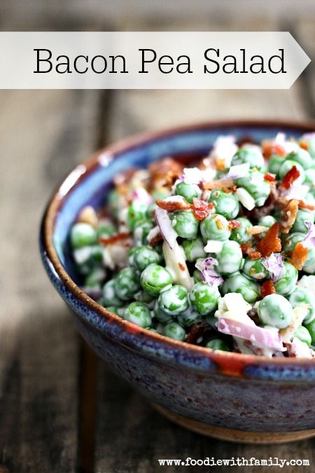 Easy Bacon Pea Salad with Cheddar Cheese. Perfect for Easter or any time! www.foodiewithfamily.com Salad With Cheddar Cheese, Bacon Pea Salad, Peas And Bacon, Pea Salad With Bacon, Pea Salad Recipes, Salad Kale, Easy Bacon, Easter Dinner Recipes, Pea Salad