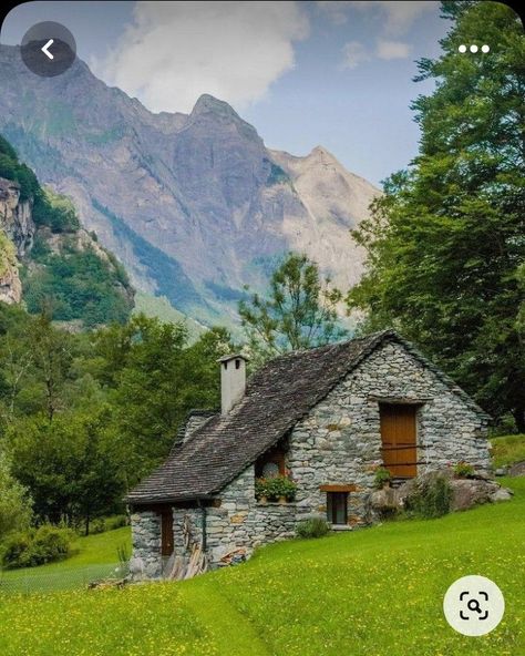 Stone Houses Rustic, Stone Cabin, Country Vibes, Art Challenges, Stone Cottages, Old Stone Houses, Painting Reference, Tiny Cottage, Virtual Travel