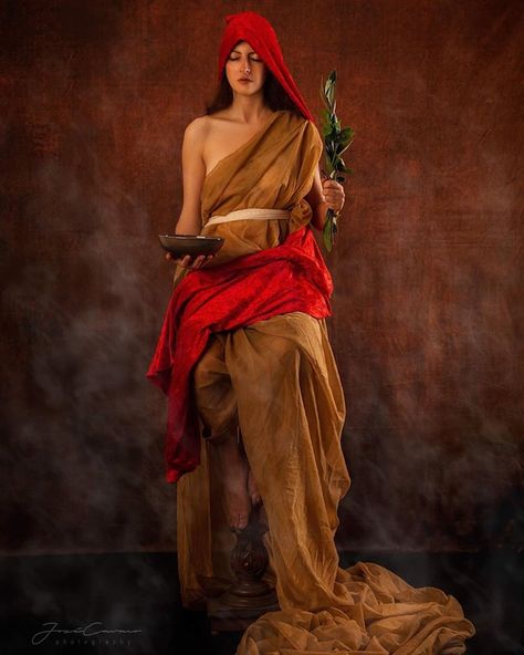 Greek Priestess, Hellenistic Period, Greek Warrior, Ancient Greek Art, Roman History, 1st Century, Marble Statues, Greek Art, Google Images