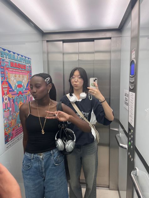 selfie miror life inspiration pose asian and black friends ootd outfit of the day fashion style headphones bag wide leg jeans streewear summer accessories Asian And Black Friends, Black Friends, Routine Aesthetic, Funny Poses, Day Fashion, Our Friendship, Friends Show, 2024 Vision, Photos Ideas