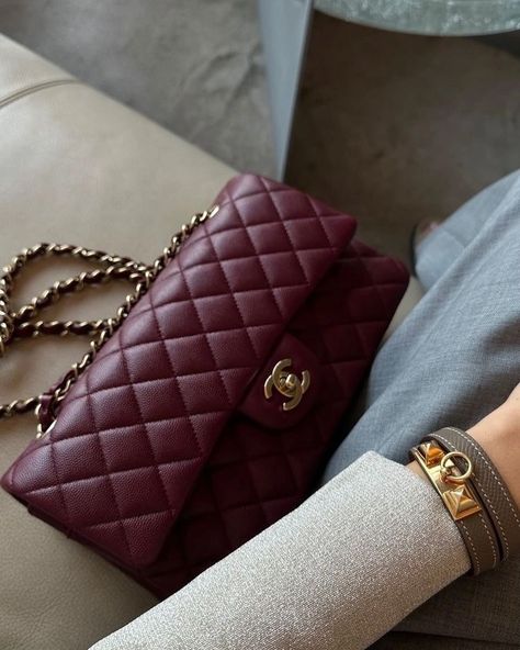 CHANEL (@chanel_we_love) • Instagram photos and videos Classic Flap Chanel, Red Chanel Bag, Burgundy Aesthetic, Manifesting 2024, Chanel Classic Flap Bag, Chanel Boutique, Red Chanel, Classic Flap Bag, Iconic Bags