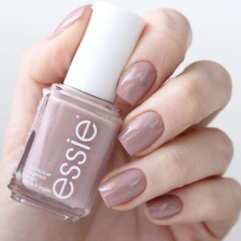 87 Likes, 8 Comments - @sharyn629 on Instagram: “Essie Gel Couture in Gala-vanting. I'm seriously in love with the gel couture formula. Looks like a…” Mauve And Gray Wedding, Soft Summer Nails, Nail Polish Styles, Ongles Gel Violet, Mauve Nail Polish, Ongles Gel French, Nail Polish Essie, Mauve Nails, Christmas Manicure