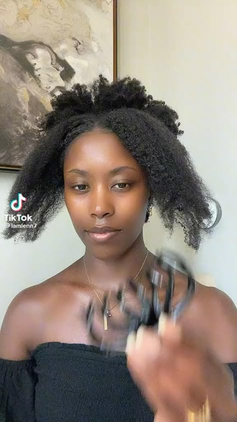 Hairstyles With Afro Hair, Hair Styles For Short Afro Hair, Braid Out Afro, Hairstyles On Blown Out 4c Hair, Corporate Natural Hairstyles, Stretched 4c Hairstyles, Catch Up Hairstyles, Peinados Afro Cortos 4c, 4 Type Hairstyles