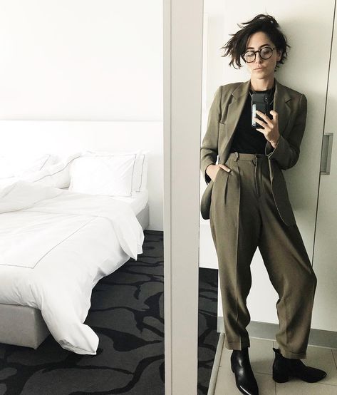 Queer Fashion Suit, Tomboy Suit Aesthetic, Wedding Guest Lesbian Outfit, Formal Queer Outfits, Tomboy Cocktail Attire, Nonbinary Bridesmaid Outfit, Tomboy Night Out Outfit, Formal Masculine Women Outfits, Feminine Suits Wedding Guest