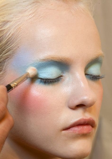 Makeup Runway, Doing Makeup, Drag Make-up, Make Up Inspiration, Runway Makeup, Character Aesthetics, Hippie Look, Braut Make-up, Blue Eyeshadow