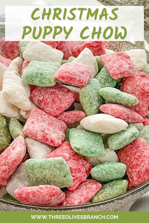 Grinch Puppy Chow, Gluten Free Puppy Chow, Christmas Cookies Gluten Free, Christmas Puppy Chow, Holiday Christmas Cookies, Puppy Chow Christmas, Christmas Morning Brunch, Vegetarian Christmas Recipes, Smoker Ideas