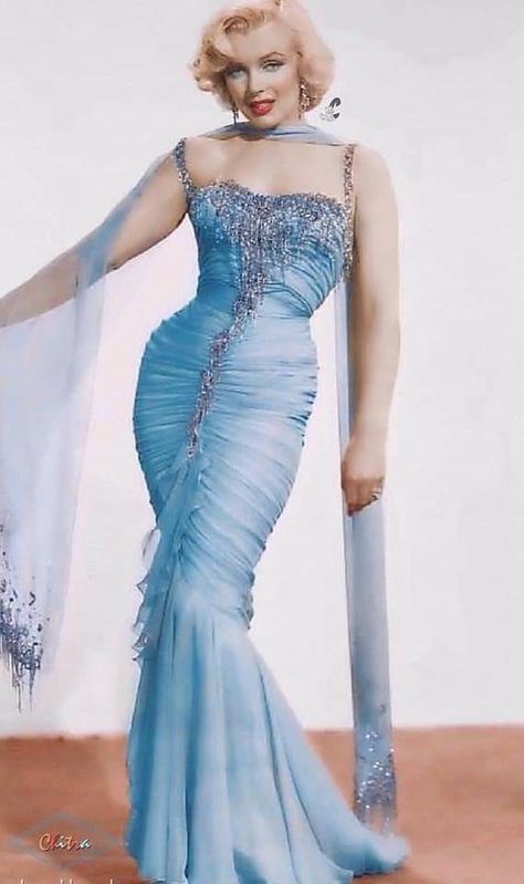 Marilyn Monroe. Art Deco aquamarine clip and bracelet. | Marilyn monroe fashion, Dresses, Fashion Hollywood Glamour Dress, Marilyn Monroe Outfits, Marilyn Monroe Dress, Monroe Dress, Old Hollywood Fashion, Marilyn Monroe Fashion, Hollywood Dress, Marilyn Monroe Art, Marilyn Monroe Photos