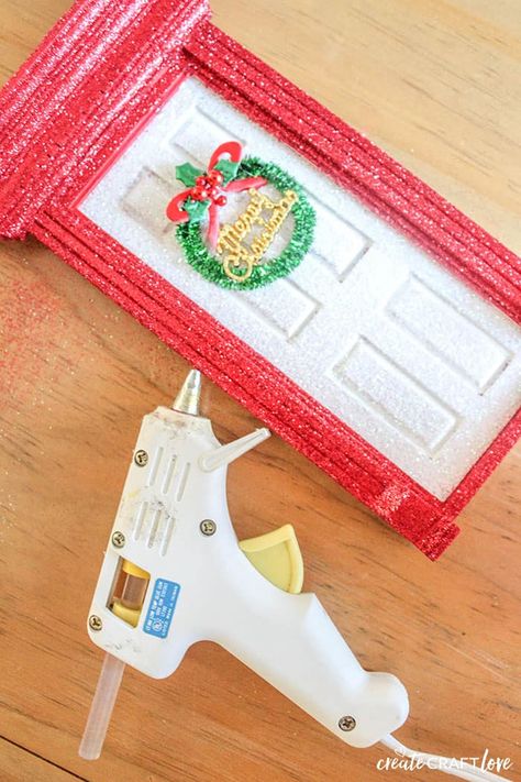 Elf Door Ideas, Diy Elf Door, Elf On The Shelf Door Ideas, Elf On The Shelf Door, Elf Door Diy, Elf Door, Door Decorating Contest, Christmas Preparation, An Elf