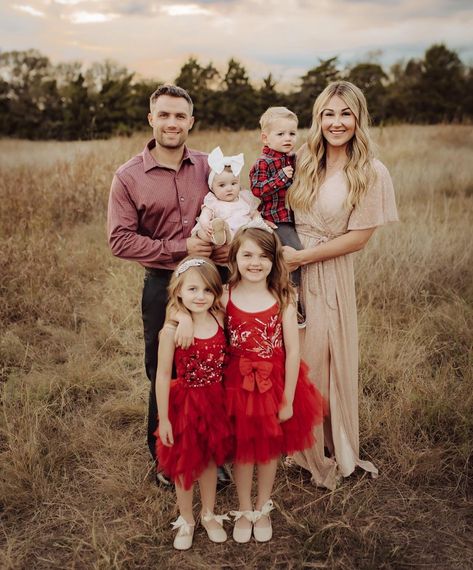 Tara Henderson on Instagram: “Thanking our Heavenly Father extra today for giving me the privilege of raising these 4 beautiful babies. Family > everything.…” Tara Henderson, Harry And Hermione, Heavenly Father, Hermione, Give It To Me, Weddings, Couple Photos, Celebrities, On Instagram