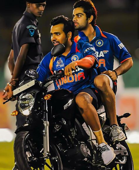 Rohit - Virat ÇÅ🏏 Virat And Rohit Together, Dhoni Rohit And Virat, Virat And Rohit Photos, Rohit And Virat Wallpaper, Rohit And Virat, Virat And Rohit, Rohit Virat, Virat Rohit, Rohit Sharma Virat Kohli