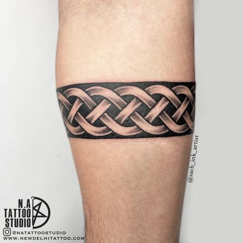 Scottish Arm Band Tattoo, Celtic Band Tattoo For Men, Celtic Band Tattoo, Norse Tattoos, Tattoo Armband, Wrist Band Tattoo, Armband Tattoos For Men, Tech Tattoo, Celtic Tattoo Designs