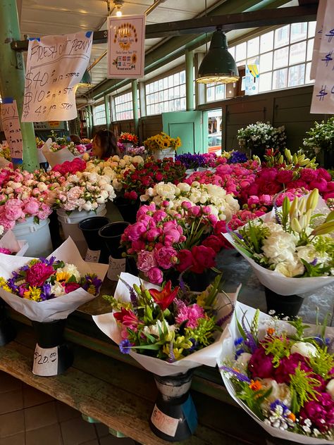 Pike Place Market Flowers, Seattle Vibes, Seattle Activities, Seattle Pictures, Sea Town, Seattle Summer, Usa Life, Personal Garden, Seattle Trip