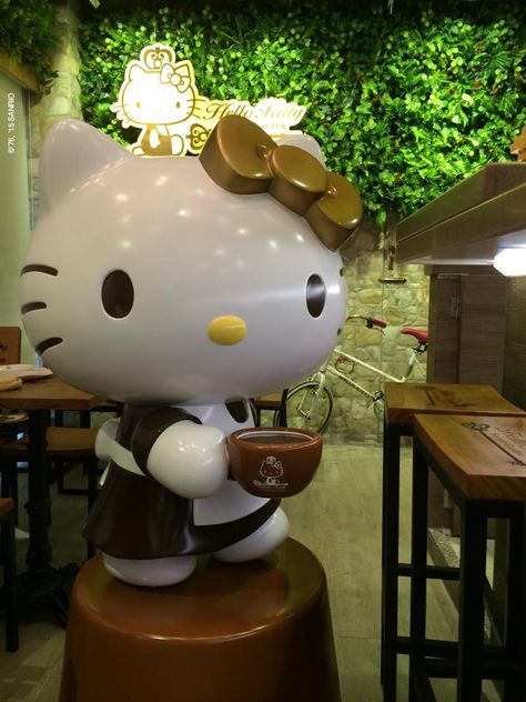 ¡Cafés y Restaurante de Hello Kitty alrededor del mundo! =ˆ.ˆ= Stationery Kawaii, Kitty Cafe, Japanese Candy, Cute Smile, Kawaii Gifts, Pink Hello Kitty, Kawaii Plushies, Kawaii Shop, Cute Stationery