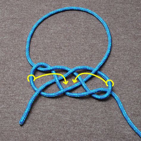 Rope halter with fiador Fiador Knot, Foal Halter, Diy Horse Stuff, Horse Tack Diy, Chinese Knots, Horse Halters, Diamond Knot, Horse Halter, Rope Halter