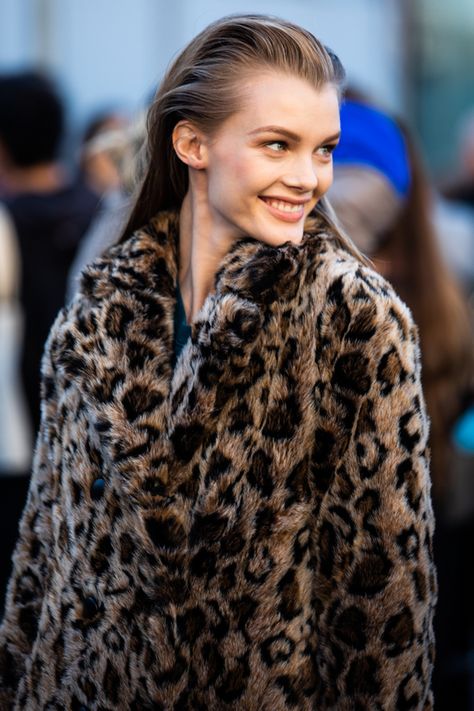 Kris Grikaite, Winter Coat Trends, Rtw Fashion, Russian Model, Dark Ash, Toni Garrn, Paris Girl, Leopard Coat, Coat Trends