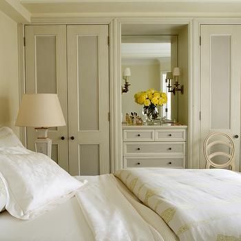 Built In Closets, Monochromatic Bedroom, Bedroom Closet Doors, Bedroom Built Ins, Restful Bedrooms, Bedroom Built In Wardrobe, Built In Dresser, Closet Built Ins, Dresser Design