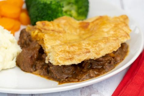 gifts of whisky, black bun (a fruit cake wrapped in pastry), coal, and salt. So Scottish Steak Pie Recipe, Slow Cooked Steak, Steak Pie Recipe, Steak And Ale Pie, Steak Ale Pie, Australian Meat Pie, Stewing Steak, Sausage Pie, Ale Pie