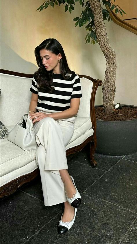 Corporate Attire Women, Classy Business Outfits, Old Money Outfit, Money Outfit, Shooting Ideas, Corporate Attire, Chique Outfits, Old Money Outfits, Stylish Work Attire