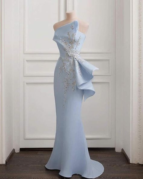 Long Gown Ideas, Formal Dress Women, Silk Gazar, Vintage Prom Dresses, Bridesmaid Dresses Ideas, Evening Dress Patterns, Couture Evening Dress, Elegant Outfit Classy, Gowns Dresses Elegant