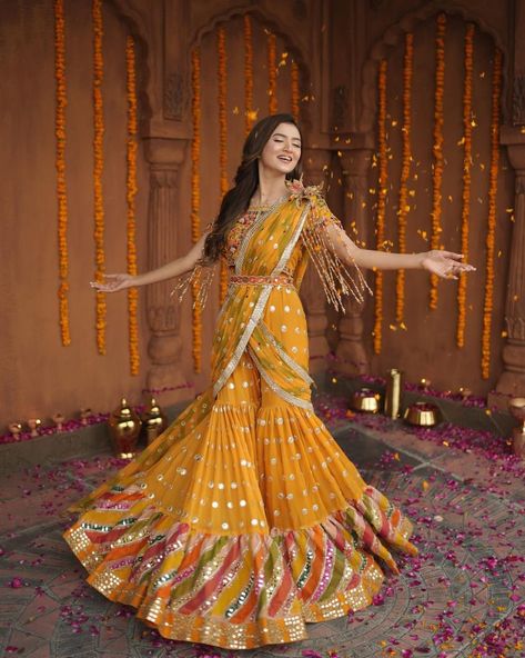 Haldi Lehenga For Bride Sister, Colourful Haldi Outfit, Haldi Dress Ideas For Bride Sister, Haldi Outfit For Bride Sister, Haldi Look For Bride Sister, Haldi Dress Ideas For Sisters, Fashion Career Aesthetic, Fashion Color Hair, Fashion Boutique Interior