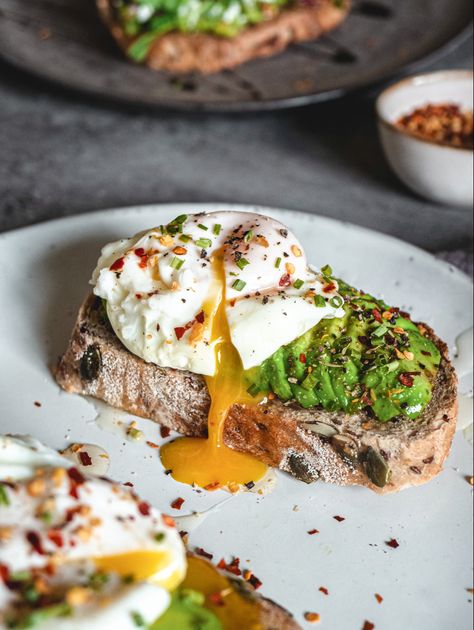 Toast Photoshoot, Brunch Food Photography, Toast Food Photography, Cafe Food Photography, Avocado Toast With Chili Oil, Breakfast Photoshoot, Avocado Toast Photography, Breakfast Toast Photography, Avocado Toast Aesthetic