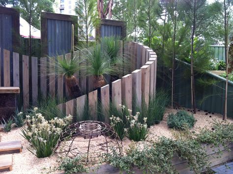 Contemporary Fence Design, Contemporary Fence, Front Garden Landscaping, Easy Garden Ideas Landscaping, Ideas For Projects, Garden Dividers, Fence Design Ideas, Fence And Gate, Australian Garden Design