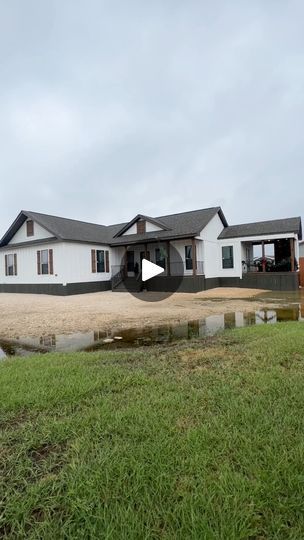 543K views · 10K reactions | Welcome to The Briarittz 🏡 This is one of our beautiful 3bed 2.5baths Triplewides. #mobilehome #hometour #realestateinvesting | Clayton Homes of New Braunfels | Clayton Homes of New Braunfels · Original audio Clayton Modular Homes, Double Wide Trailer, Clayton Homes, Manufactured Homes, Mobile Homes For Sale, Modular Home, New Braunfels, Mobile Homes, Manufactured Home