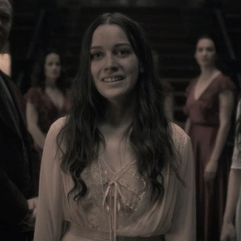 The Haunting Of Hill House, Haunting Of Hill House, House Details, Mary Shelley, The Haunting, Hill House, Film Books, Shows On Netflix, House On A Hill