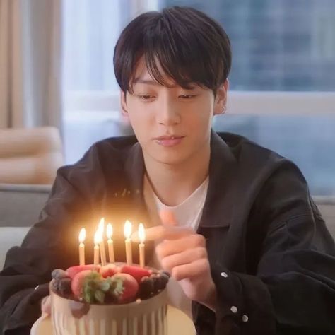 Post from BTS K-pop Base - YouTube Happy 27th Birthday, Prince Of Pop, Pop Boy, 27th Birthday, Grammy Nominations, Jungkook Aesthetic, Be Healthy, B Day, Photo Cake