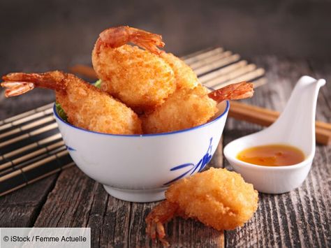 Le nouvel an chinois arrive à grand pas. Pour l'occasion, revisitez cette recette venue d'Asie en suivant quelques étapes simples. Idéale pour des sn1 Thai Dipping Sauce, Shrimp Fritters, Pakora Recipes, Low Carb Sides, Lobster Recipes, Food Crush, Low Carb Side Dishes, Fried Shrimp, Red Lobster