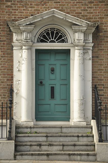 Georgian door. Not as bright as most, but I love the color. Would make a great (albeit expensive) decorative piece somehow! Corinthian Doors Entrance, Georgian Style Front Door, Georgian House Front Door, London Doors Entrance, Door Colour, Georgian Doors, Trendy House, Georgian House, Georgian Architecture