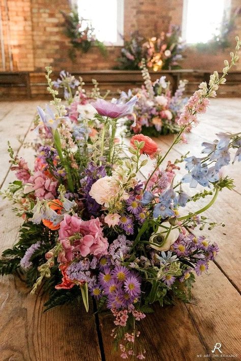 L&J's Pittsburgh wedding was so dreamy! From their wedding ceremony decorations full of colorful wedding flowers to fun pinatas at the wedding reception, you'll want to see every wedding detail on the blog now! Wedding Reception Decor Ideas, Reception Decor Ideas, Pittsburgh Wedding Venues, Tent Wedding Reception, Summer Wedding Reception, Pittsburgh Wedding Photography, Industrial Wedding Venues, Colorful Wedding Flowers, Intimate Wedding Venues