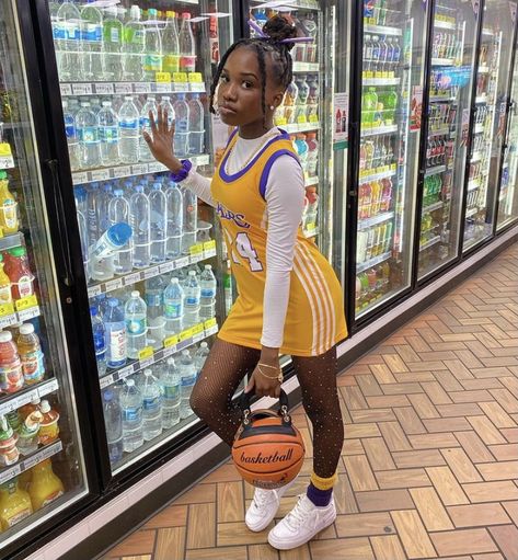 Basketball Jersey Outfit Women, Jersey Dress Outfit, Basketball Dress, Basketball Game Outfit Women, Basketball Jersey Outfit, Jersey Outfits, Drip Clothing, Halloween Group, Jersey Fashion