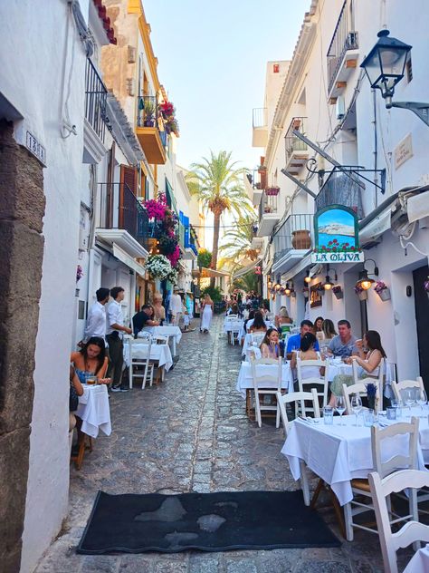 Ibiza Town Aesthetic, Ibiza Old Town Aesthetic, Ibiza 90s, Ibiza Pictures, Ibiza Aesthetic, Spain Vibes, Ibiza 2024, Ibiza Trip, Travel Ibiza