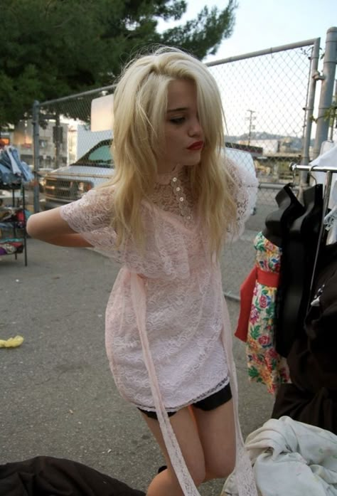 Sky Ferreira, Under Your Spell, Alice In Chains, Grunge Hair, Look Cool, Pink Hair, Dyed Hair, Pretty People, Cool Girl