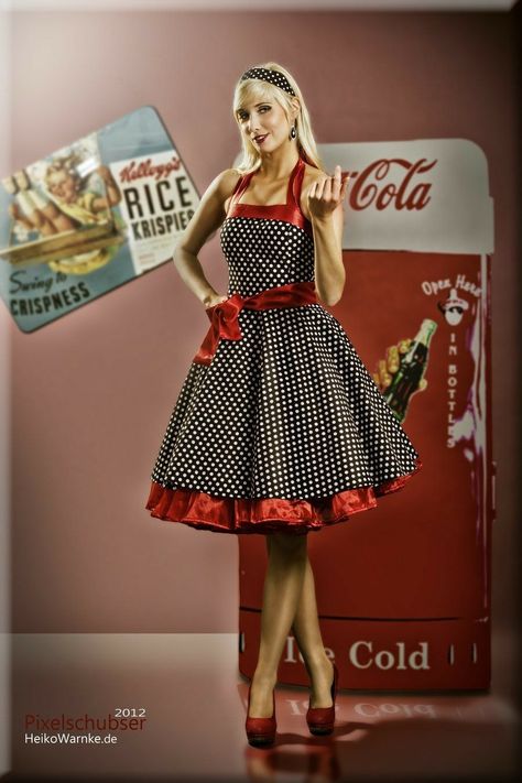 Retro Shoot, Stile Pin Up, Fallout Tattoo, Coca Cola Poster, Mode Rockabilly, Coke Machine, Always Coca Cola, Coca Cola Ad, Gil Elvgren