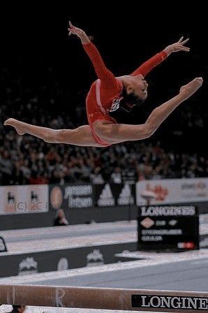 Sporty Girl Aesthetic, Gymnastics Wallpaper, Jordans Aesthetic, Alina Kabaeva, Gymnastics Beam, Cr7 Jr, Gymnastics Gym, Vision Board Images, Gymnastics Poses