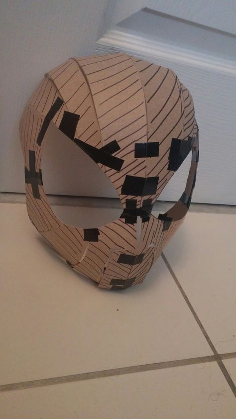 Spider-man mask .01 Spider Man Mask Diy, Spidersona Mask, Spiderman Mask Diy, Spider Mask, Spiderman Halloween, Jordan Painting, Spider Man Mask, Foam Cosplay, Cardboard Mask