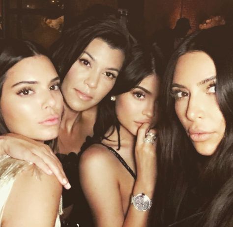 Kendall And Kourtney, Kim And Kylie, Robert Kardashian Jr, Estilo Kardashian, Looks Kylie Jenner, Keeping Up With The Kardashian, 3 Strikes, Robert Kardashian, Jenner Family