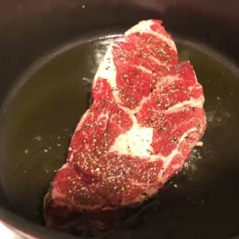 How Long To Cook Steak In A Dutch Oven? - ShiftyChevre Cooking Steak, Steak In Oven, Cook Steak, Baked Steak, Enamel Dutch Oven, Steak Seasoning, How To Cook Steak, Steak Recipes, Cooking Oil