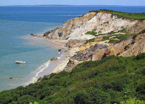 Aquinnah Cliffs | Things to Do on Martha's Vineyard Aquinnah Cliffs, Marthas Vineyard Things To Do, Ocean Views Beach, Marthas Vineyard Wedding, Martha’s Vineyard, New England Travel, Weekend Travel, Okinawa Japan, Martha's Vineyard