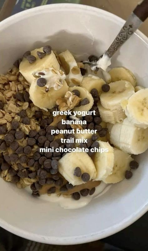 Healthy Snacks To Eat Throughout The Day, Healthy At Home Snacks, Easy College Snacks, Granola Bowl Ideas, College Kid Meals, Healthy Snack Ideas Easy, College Breakfast Ideas, Kid Meal Ideas, Easy College Recipes