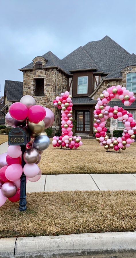 Mailbox Party Decorations, Mailbox Balloon Decor, Front Yard Birthday Decorations, Mailbox Balloons, Balloon Craft, Beautiful Balloons, Trolls Party, Grad Party Decorations, Troll Party