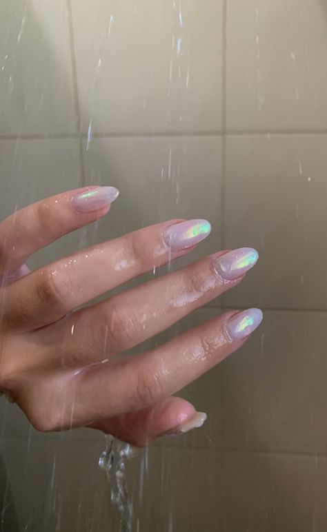 Holographic Pearl Nails, Holographic Clear Nails, Unicorn Holographic Nails, Pink Holographic Chrome Nails, Cute Holographic Nails, Pink Opal Chrome Nails, Light Holographic Nails, Simple Holographic Nails, Iridescent Nails Almond Shape